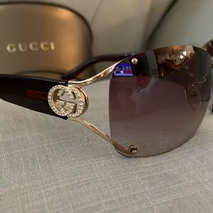 Gucci brown/gold diamond accent sunglasses hard case and dust rag inc.